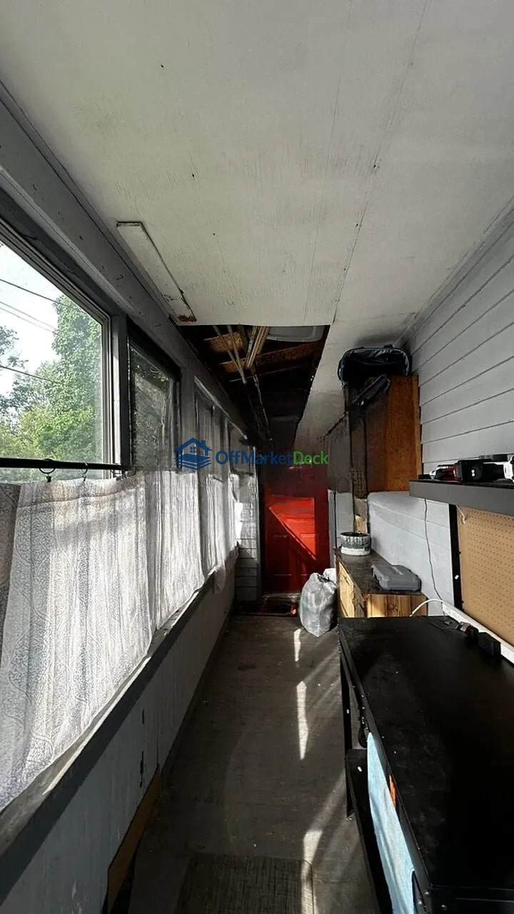 Off-market house in Canandaigua, New York — 3 beds, 1.5 baths, $99,900 — photo 6 of 8