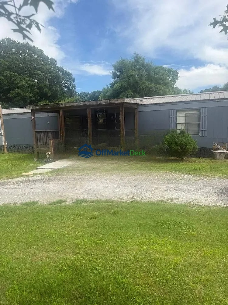 Off-market house in Dalton, Georgia — 3 beds, 1 bath, $100,000 — photo 3 of 8