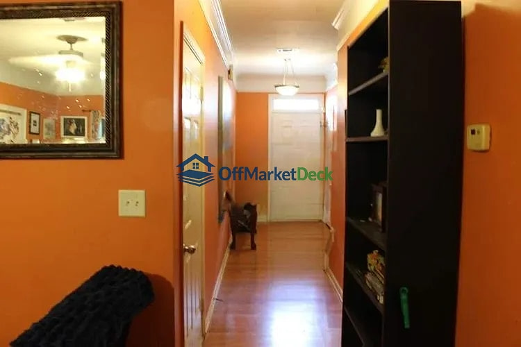 Off-market house in Atlanta, Georgia — 3 beds, 3 baths, $160,000 — photo 6 of 8