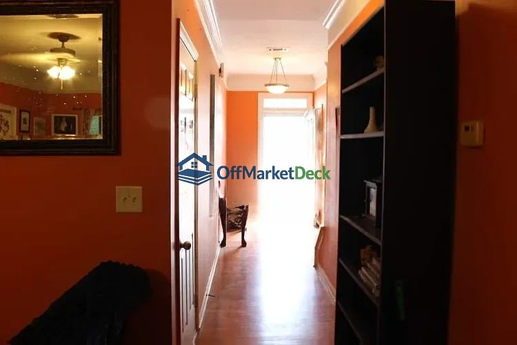 Off-market house in Atlanta, Georgia — 3 beds, 3 baths, $160,000 — photo 5 of 8