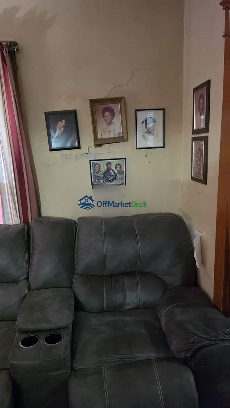 Off-market house in Alliance, Ohio — 3 beds, 1 bath, $65,000 — photo 4 of 8