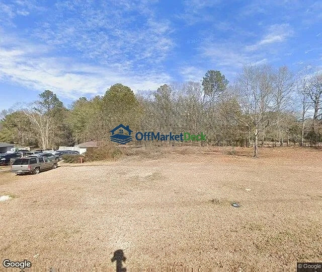 Off-market house in Byram, Mississippi — 3 beds, 2 baths, $122,000 — photo 3 of 3