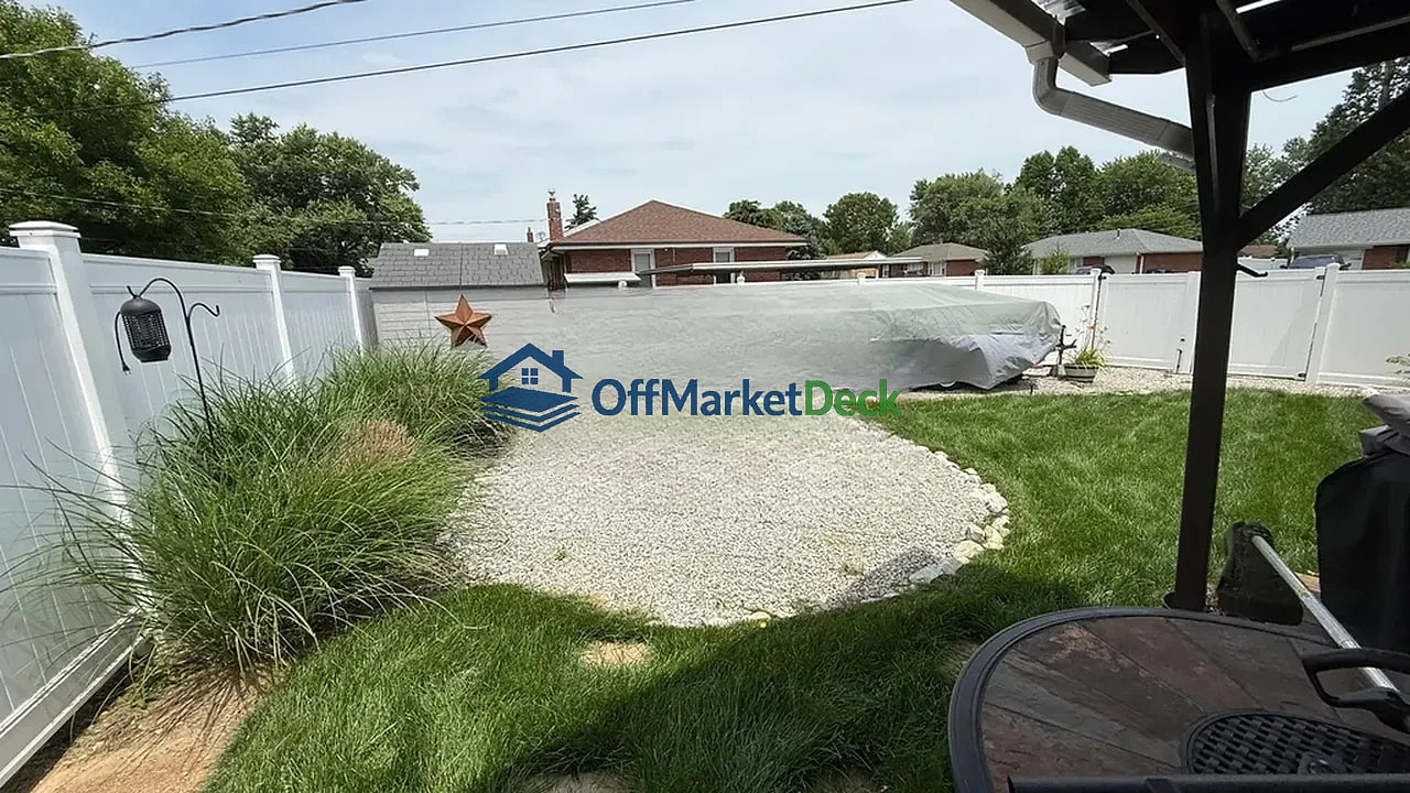 Off-market house in St. Louis, Missouri — 3 beds, 2 baths, $199,900 — photo 6 of 8