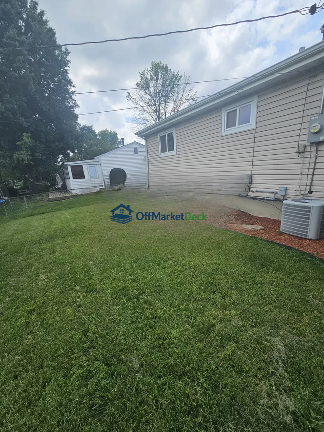 Off-market house in Wentzville, Missouri — 3 beds, 2 baths, $189,900 — photo 6 of 8