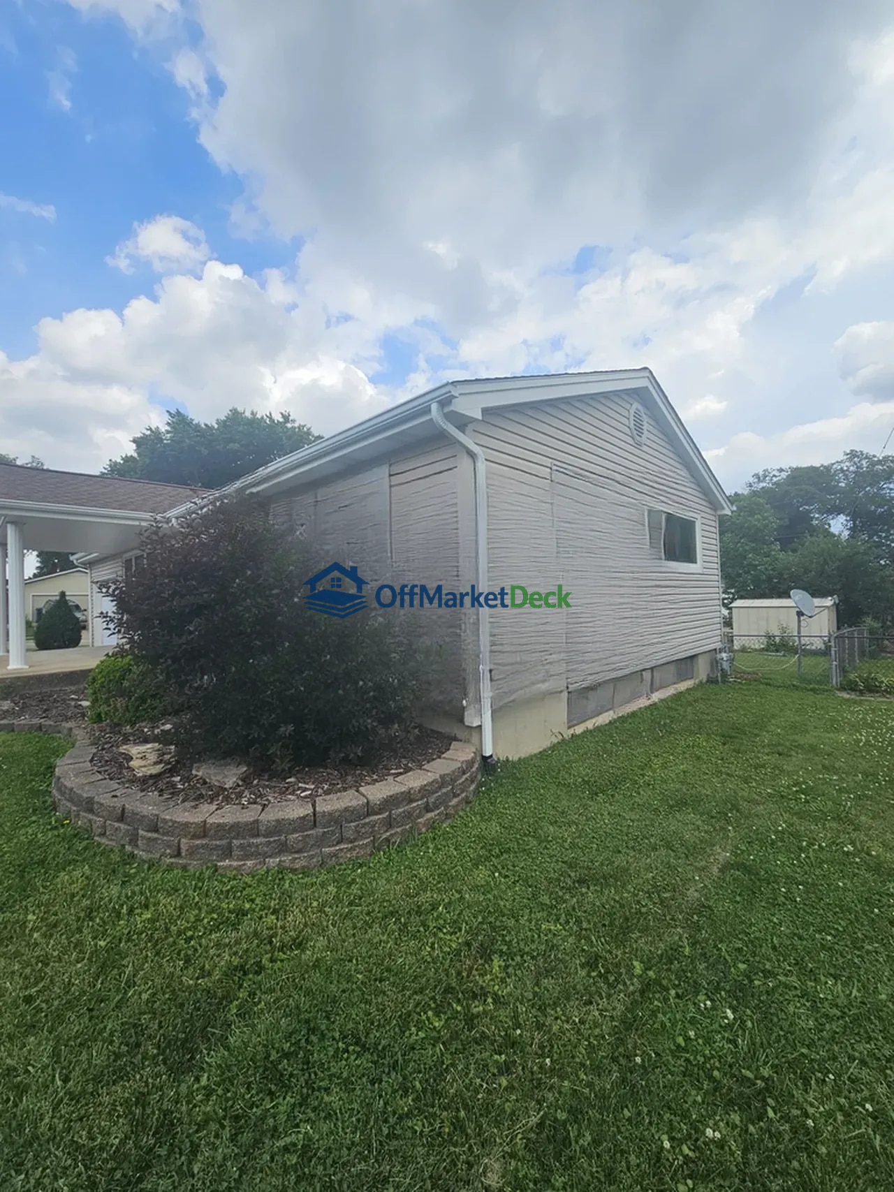 Off-market house in Wentzville, Missouri — 3 beds, 2 baths, $189,900 — photo 3 of 8