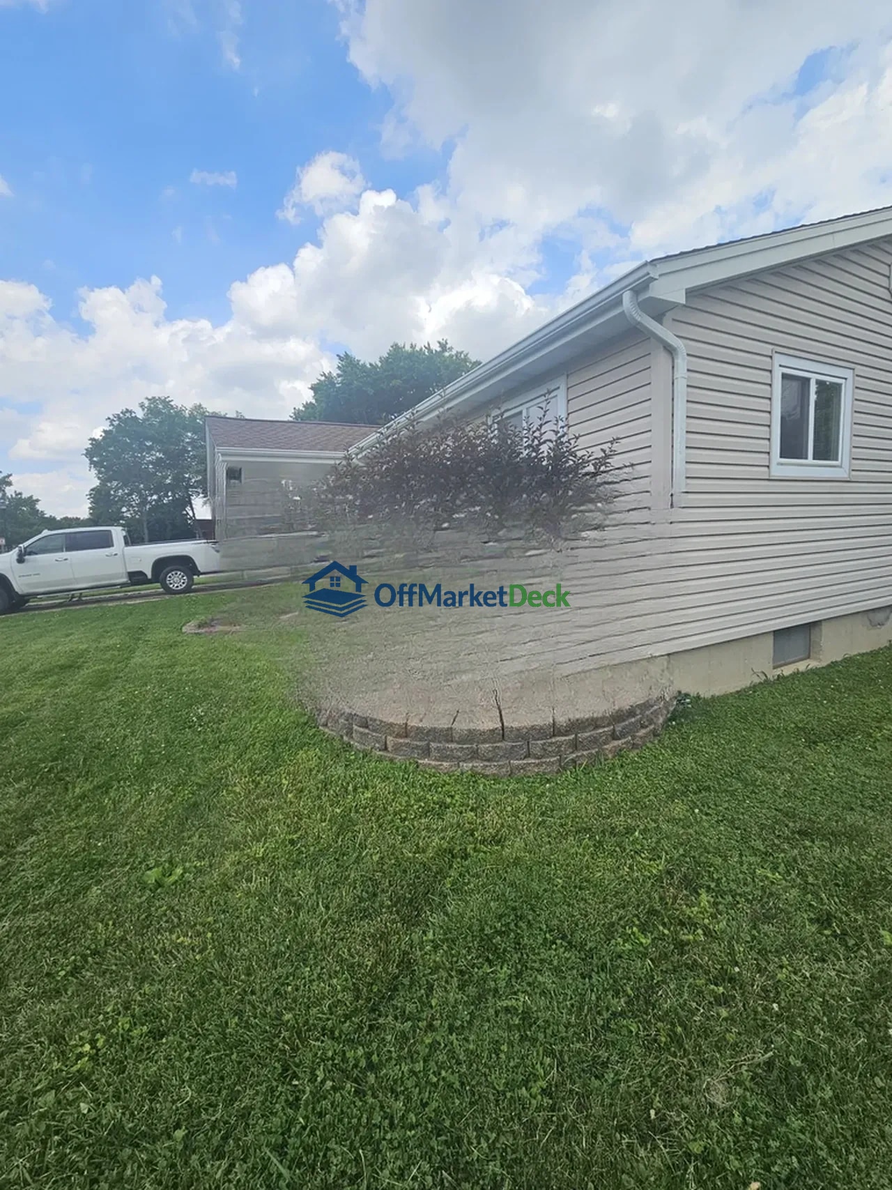 Off-market house in Wentzville, Missouri — 3 beds, 2 baths, $189,900 — photo 2 of 8
