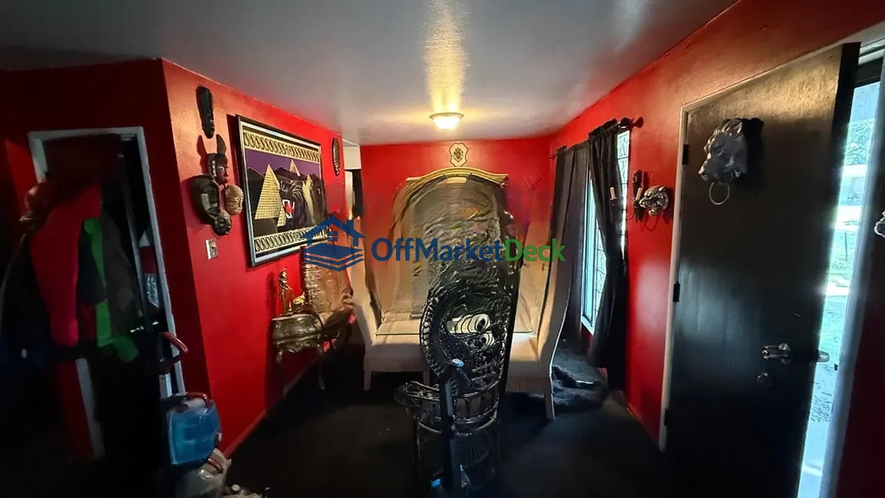Off-market house in St. Louis, Missouri — 3 beds, 1.5 baths, $63,900 — photo 8 of 8