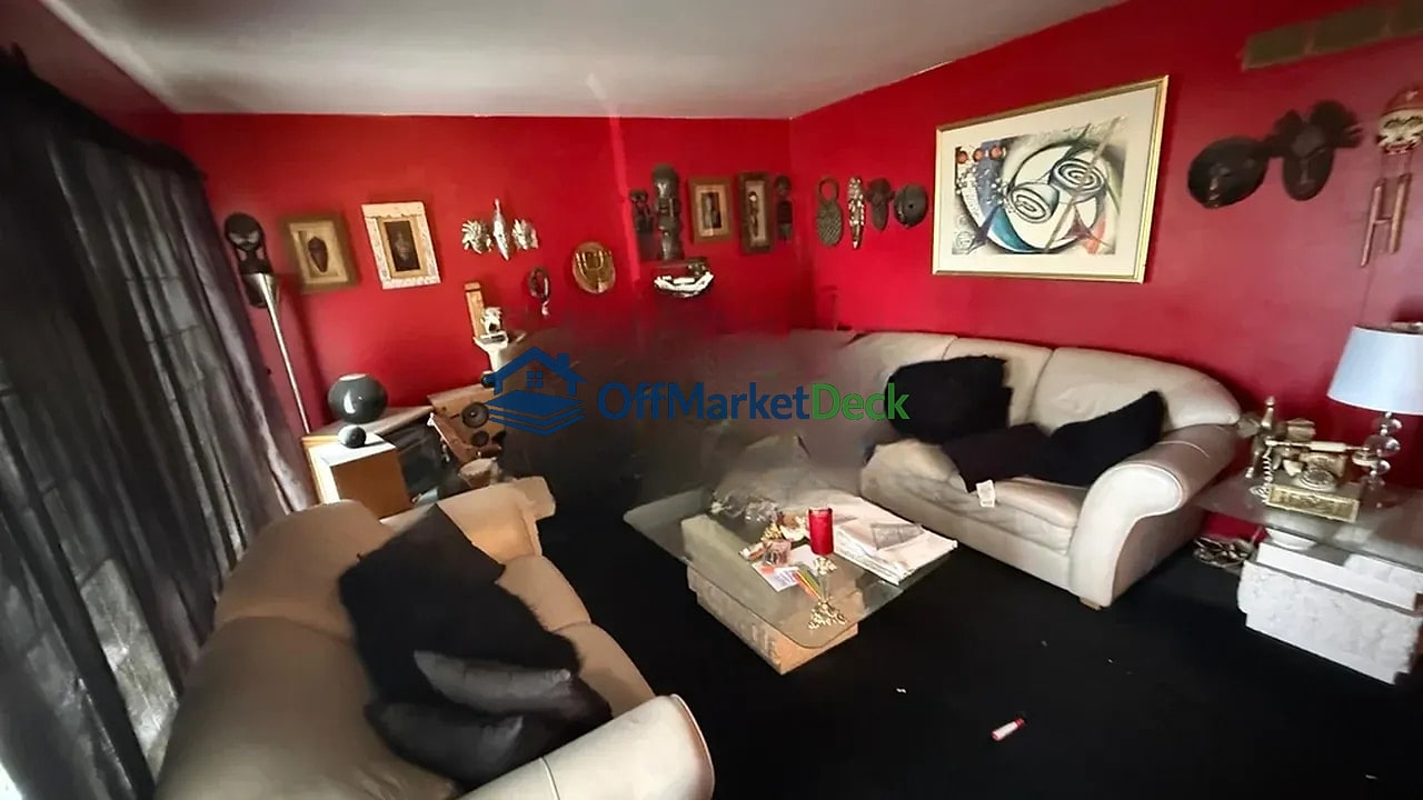 Off-market house in St. Louis, Missouri — 3 beds, 1.5 baths, $63,900 — photo 7 of 8