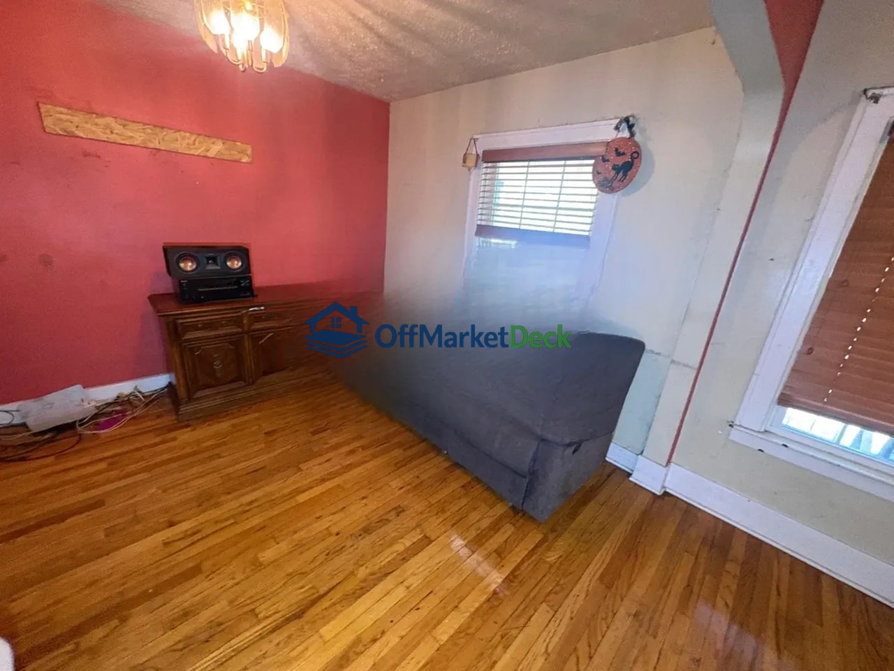 Off-market house in Ferndale, Michigan — 5 beds, 1.5 baths, $239,900 — photo 7 of 8