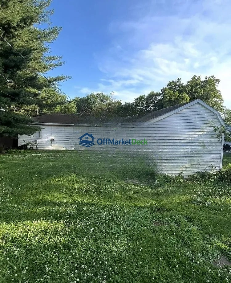 Off-market house in Evansville, Indiana — 2 beds, 1 bath, $61,800 — photo 6 of 8
