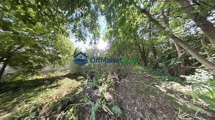Off-market house in Decatur, Illinois — 1 bed, 1 bath, $10,000 — photo 6 of 8