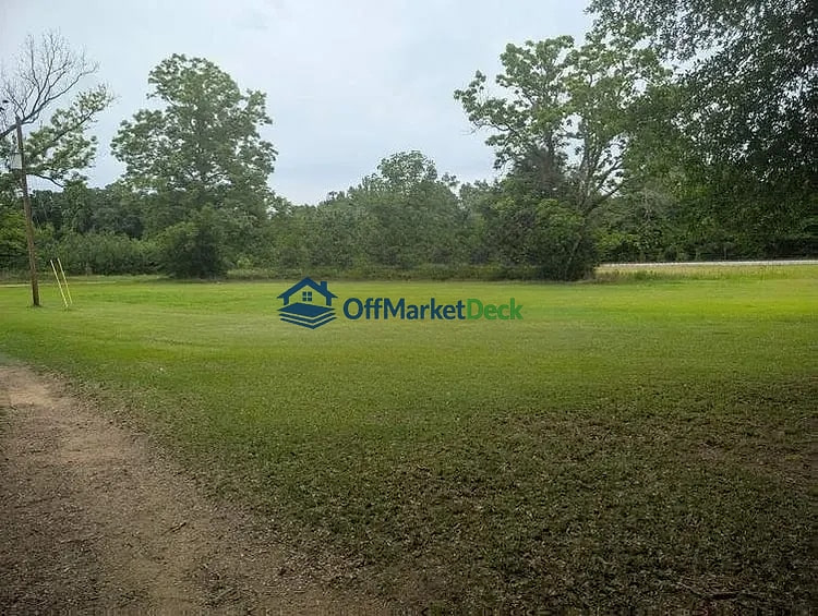 Off-market house in Plantersville, Alabama — 4 beds, 2 baths, $90,000 — photo 6 of 8