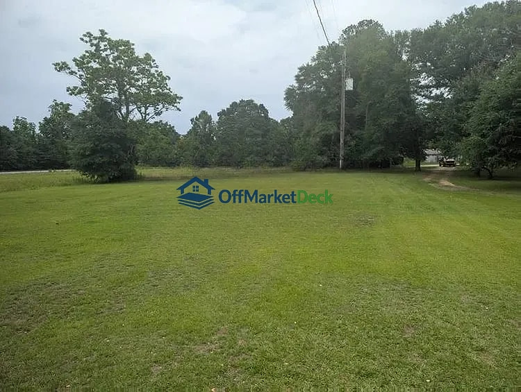 Off-market house in Plantersville, Alabama — 4 beds, 2 baths, $90,000 — photo 8 of 8