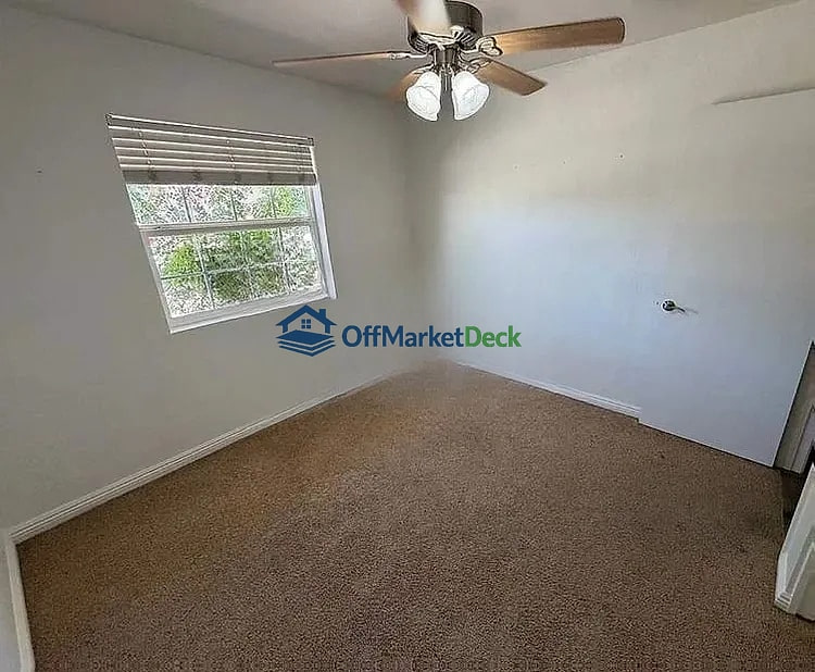 Off-market house in Gilbert, Arizona — 3 beds, 2 baths, $369,990 — photo 8 of 8