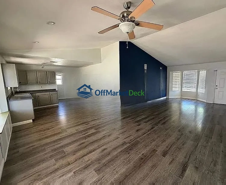 Off-market house in Gilbert, Arizona — 3 beds, 2 baths, $369,990 — photo 4 of 8
