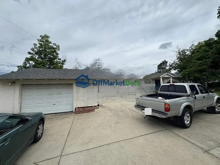 Off-market house in Fair Oaks, California — 4 beds, 3 baths, $495,000 — photo 6 of 8