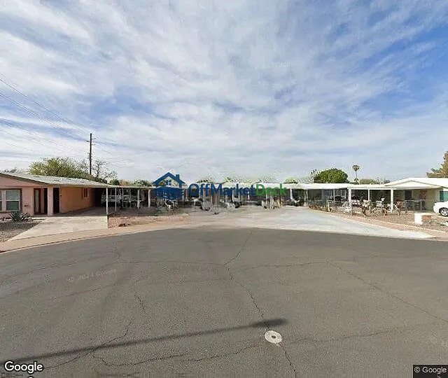 Off-market house in Mesa, Arizona — 2 beds, 2 baths, $190,000 — photo 3 of 3