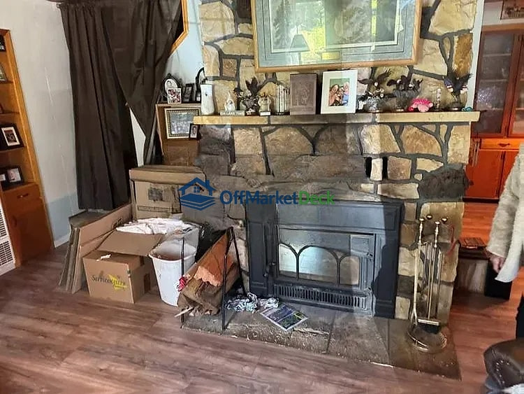 Off-market house in Pollock Pines, California — 4 beds, 1.5 baths, $295,000 — photo 7 of 8