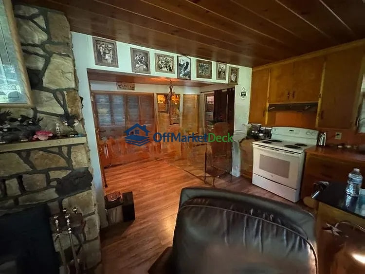 Off-market house in Pollock Pines, California — 4 beds, 1.5 baths, $295,000 — photo 8 of 8