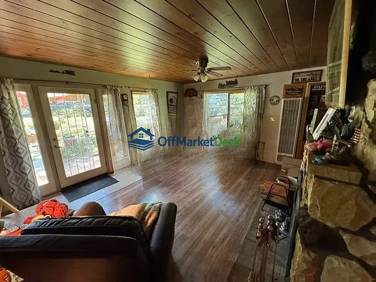 Off-market house in Pollock Pines, California — 4 beds, 1.5 baths, $295,000 — photo 4 of 8