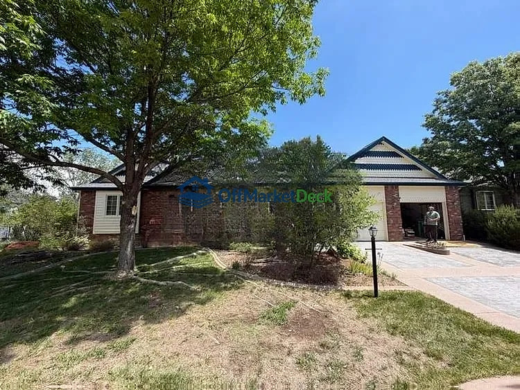 Off-market house in Loveland, Colorado — 4 beds, 4 baths, $799,000 — photo 2 of 8