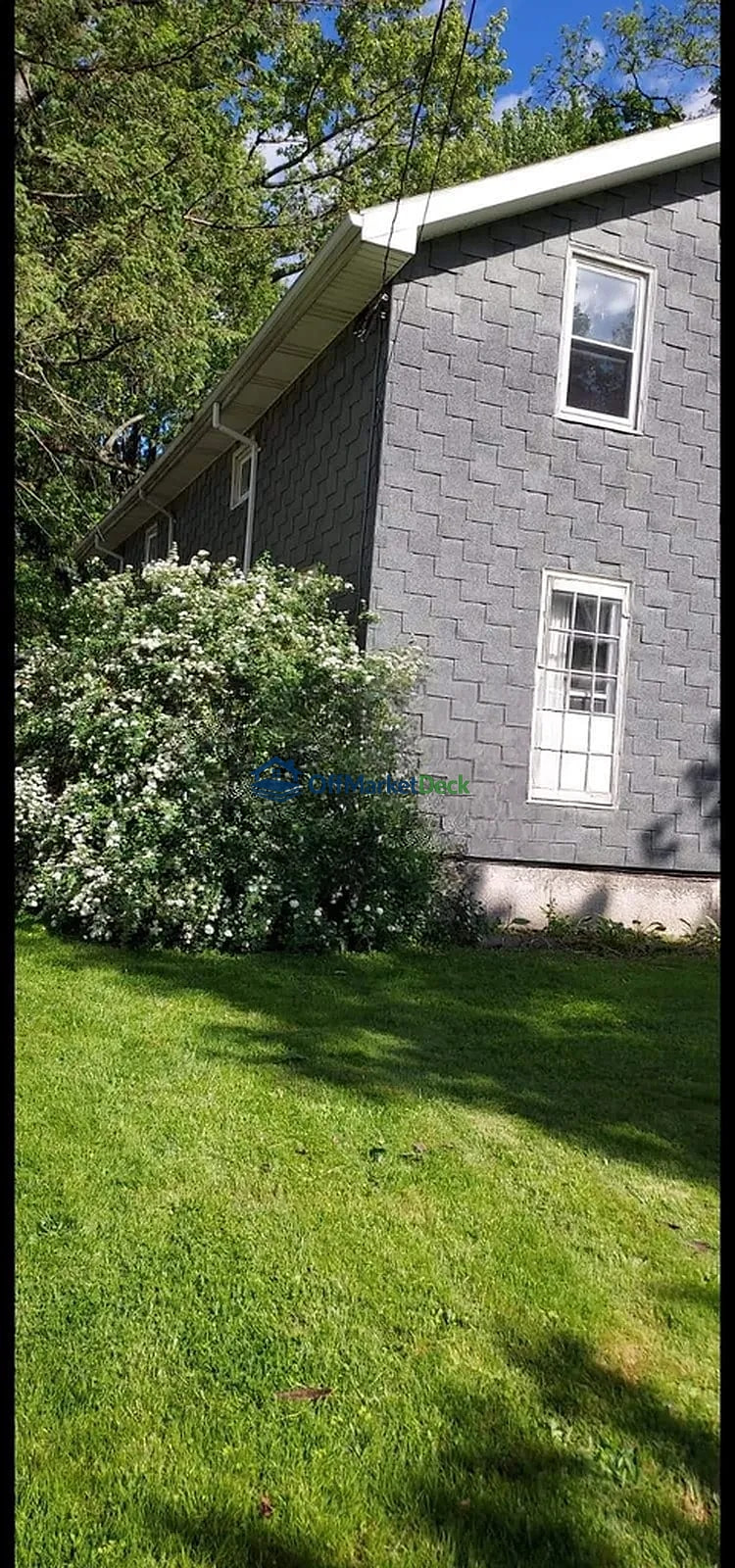 Off-market house in Le Roy, New York — 4 beds, 2 baths, $69,353 — photo 6 of 8