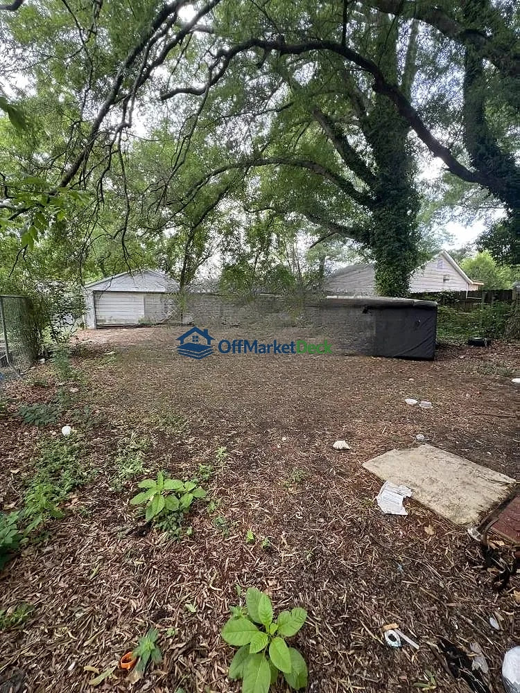 Off-market house in Durham, North Carolina — 2 beds, 1 bath, $128,500 — photo 5 of 8