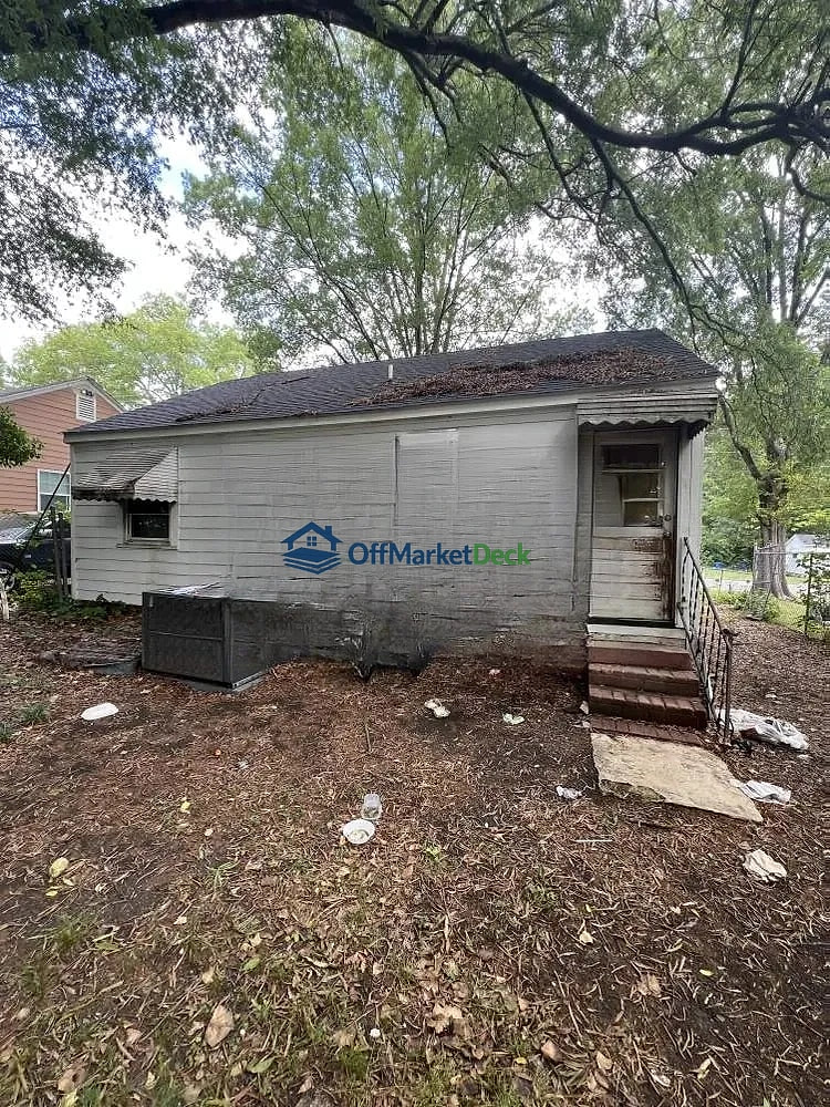 Off-market house in Durham, North Carolina — 2 beds, 1 bath, $128,500 — photo 7 of 8