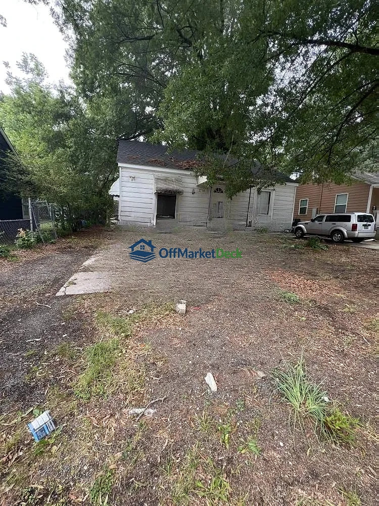 Off-market house in Durham, North Carolina — 2 beds, 1 bath, $128,500 — photo 3 of 8