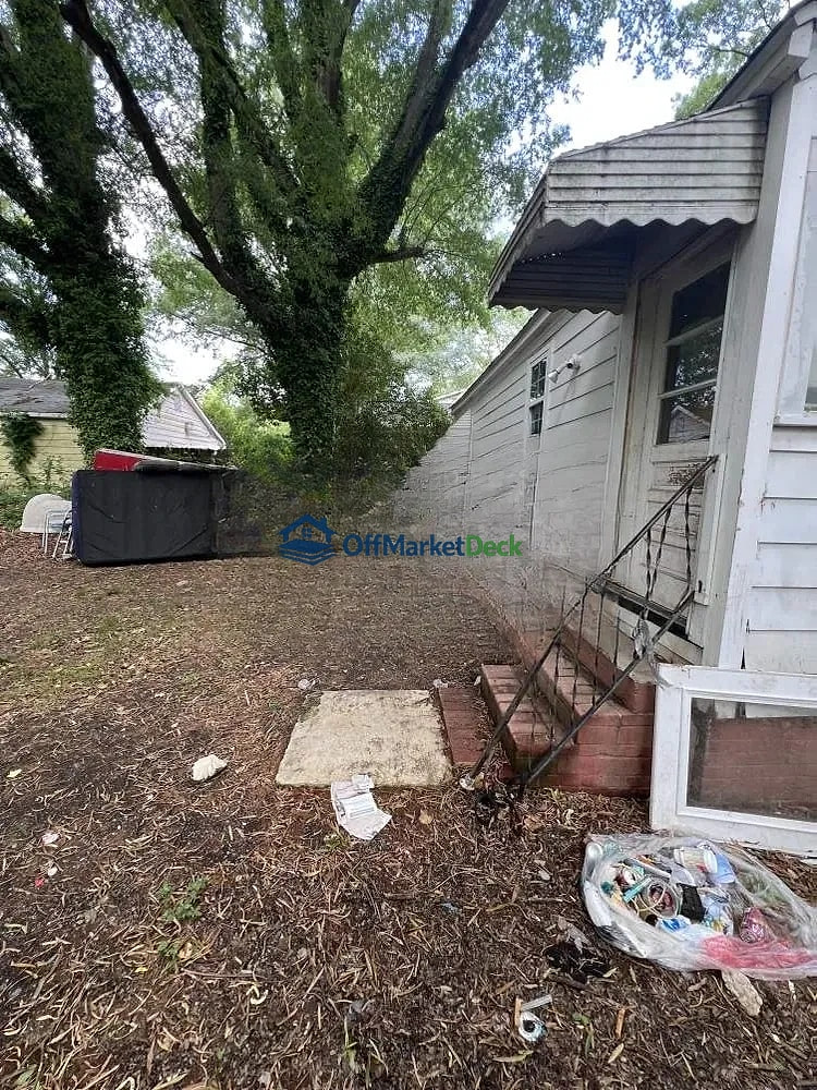 Off-market house in Durham, North Carolina — 2 beds, 1 bath, $128,500 — photo 6 of 8