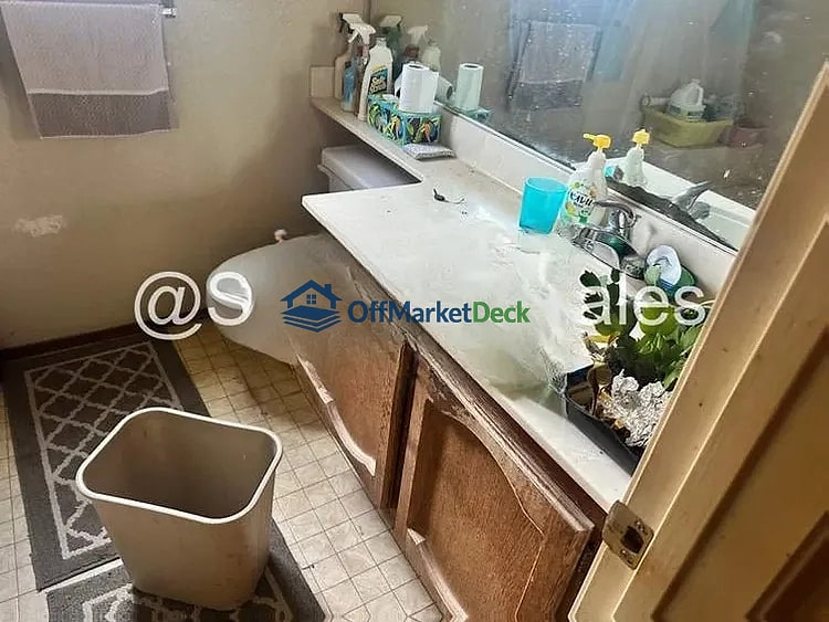 Off-market house in Antelope, California — 3 beds, 2 baths, $335,000 — photo 5 of 8