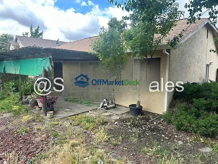 Off-market house in Antelope, California — 3 beds, 2 baths, $335,000 — photo 7 of 8