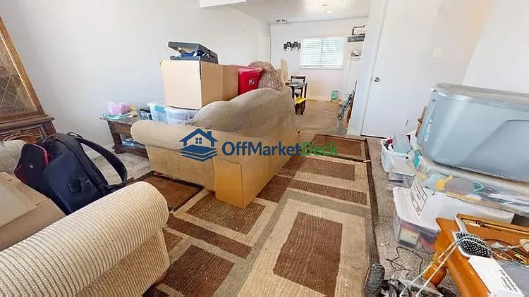 Off-market house in Kearns, Utah — 5 beds, 2 baths, $350,000 — photo 7 of 8