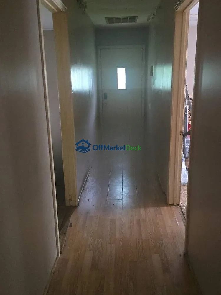 Off-market house in Birmingham, Alabama — 3 beds, 2 baths, $75,000 — photo 6 of 8