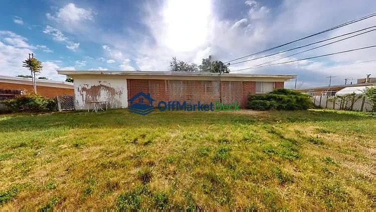Off-market house in Sunset, Utah — 3 beds, 1 bath, $249,000 — photo 2 of 8