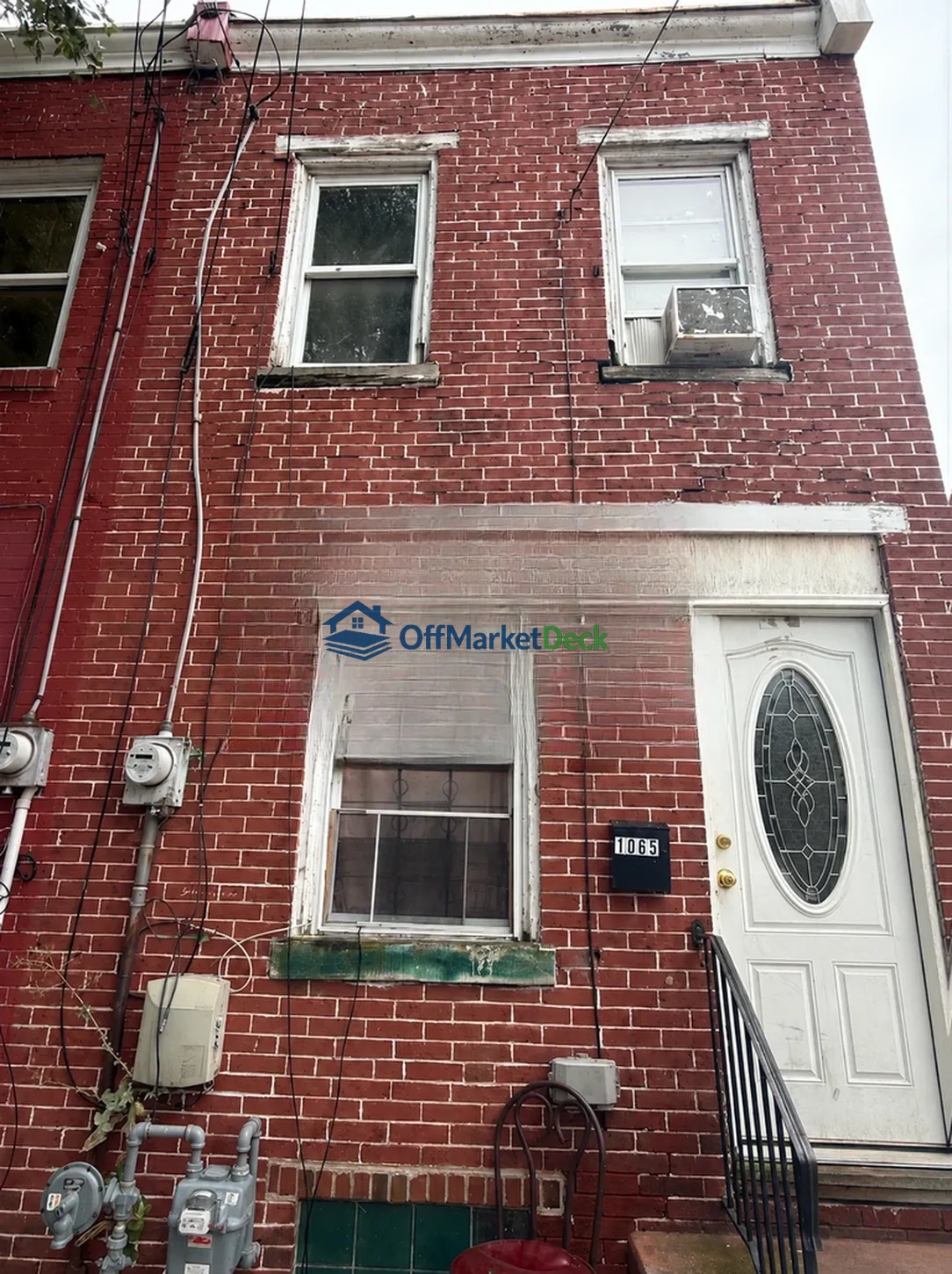 Off-market townhome in Camden, New Jersey — 2 beds, 1 bath, $75,000 - Blurred background Image
