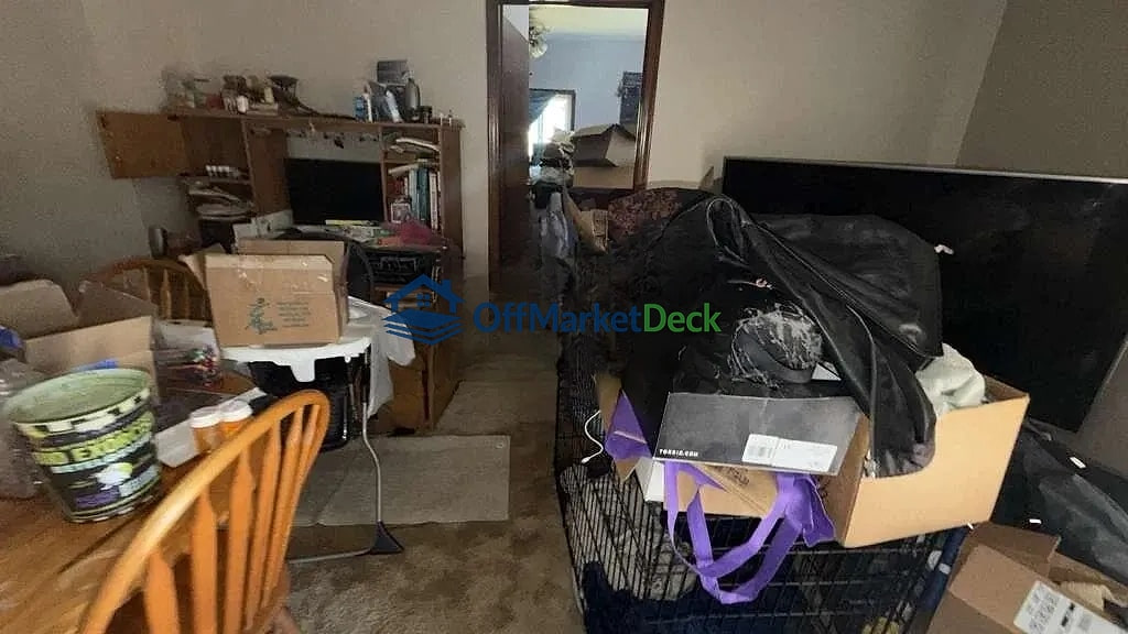Off-market house in Oakland County, Michigan — 3 beds, 2 baths, $209,729 — photo 8 of 8