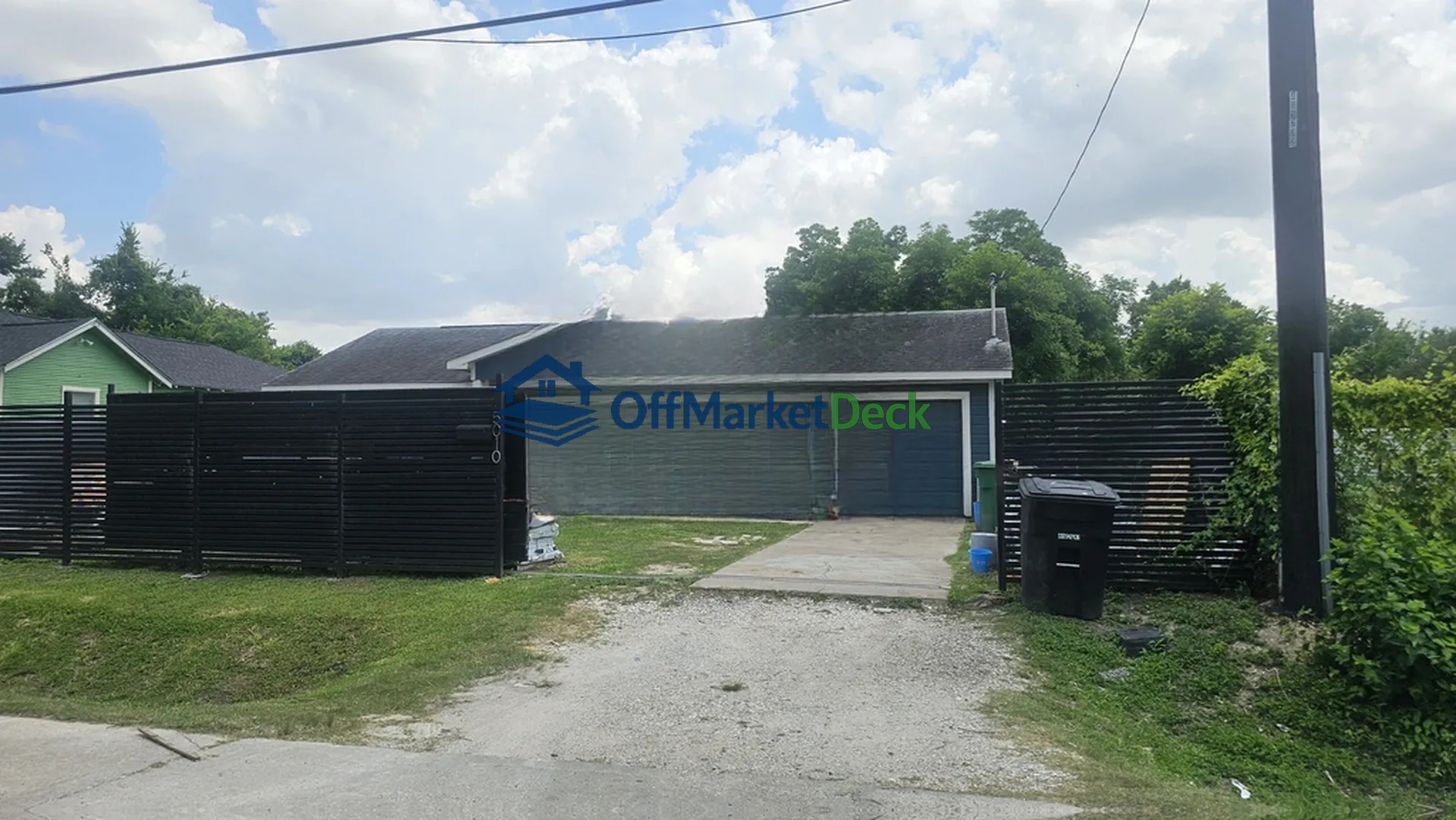 Off-market house in Houston, Texas — 3 beds, 2 baths, $197,000 — photo 6 of 8