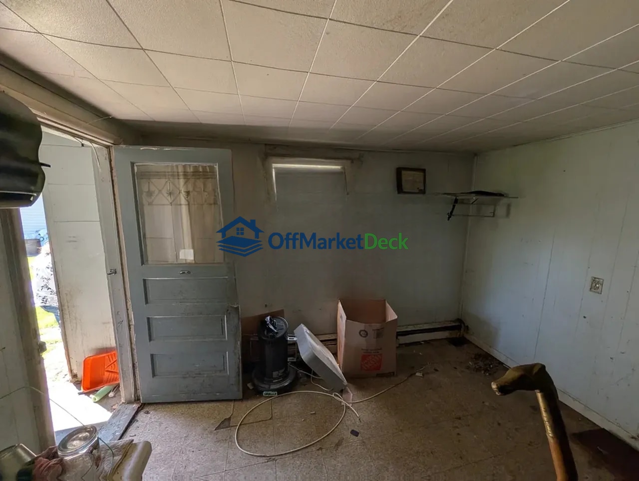 Off-market house in Trenton, Michigan — 2 beds, 1 bath, $49,900 — photo 7 of 8
