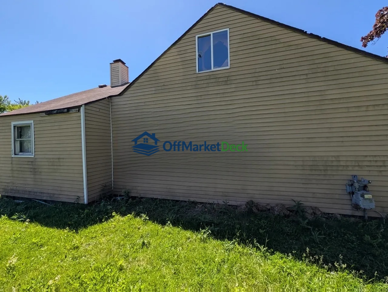 Off-market house in Trenton, Michigan — 2 beds, 1 bath, $49,900 — photo 5 of 8