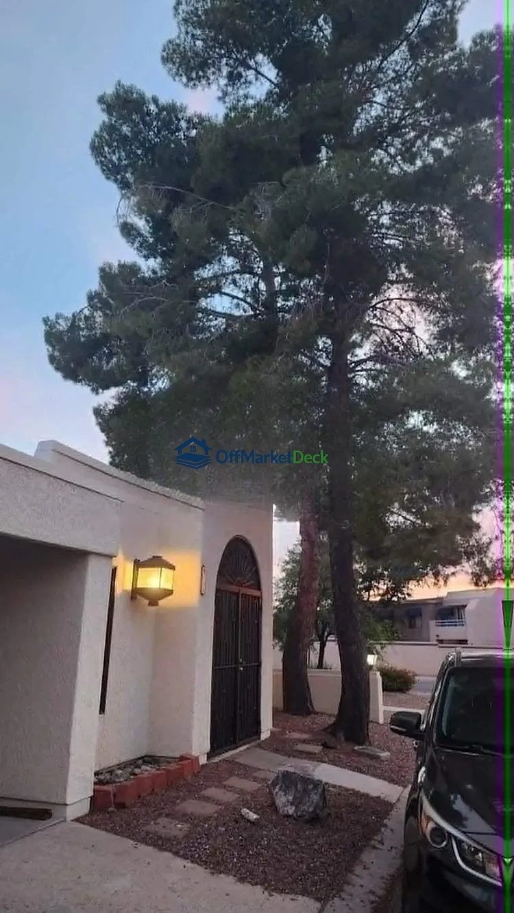 Off-market house in Tucson, Arizona — 4 beds, 2 baths, $209,900 - Blurred background Image