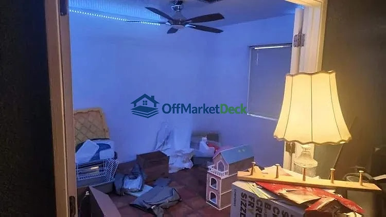 Off-market house in Tucson, Arizona — 4 beds, 2 baths, $209,900 — photo 5 of 8