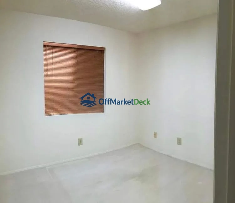 Off-market house in Casa Grande, Arizona — 4 beds, 2 baths, $209,900 — photo 8 of 8