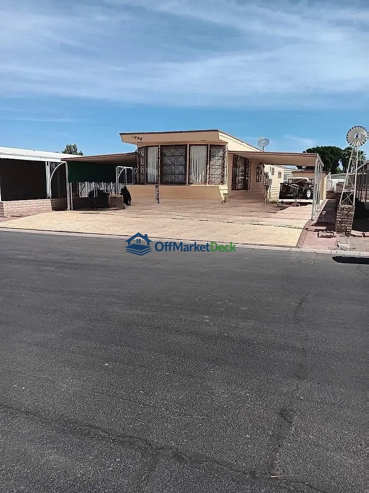 Off-market house in Yuma, Arizona — 2 beds, 2 baths, $49,000 — photo 5 of 8
