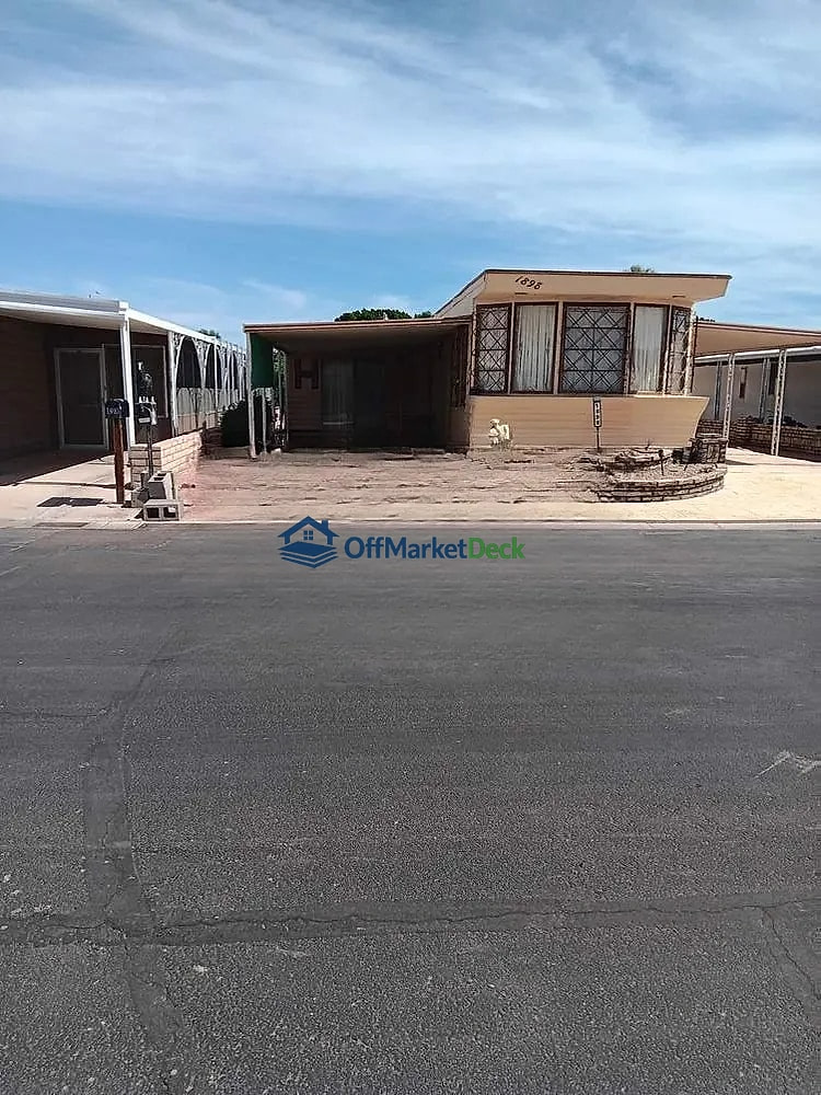 Off-market house in Yuma, Arizona — 2 beds, 2 baths, $49,000 — photo 6 of 8