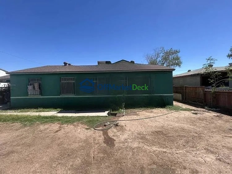 Off-market house in Phoenix, Arizona — 3 beds, 1 bath, $194,990 — photo 6 of 8
