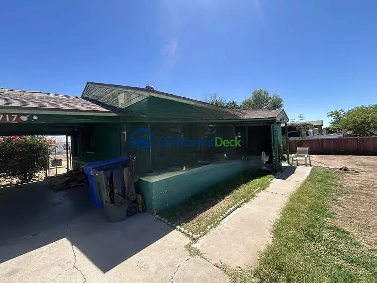 Off-market house in Phoenix, Arizona — 3 beds, 1 bath, $194,990 — photo 5 of 8