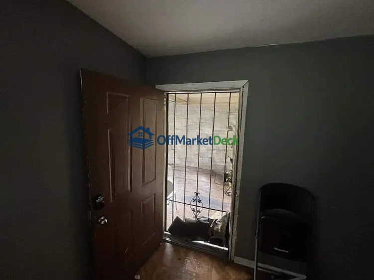 Off-market house in Jackson, Mississippi — 3 beds, 1 bath, $57,000 — photo 4 of 8