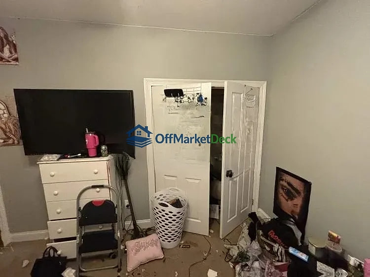 Off-market house in Brandon, Mississippi — 3 beds, 2 baths, $215,000 — photo 4 of 8