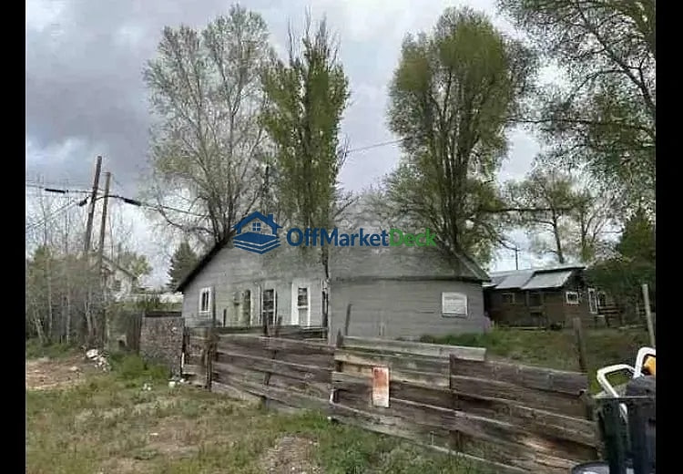 Off-market house in Kremmling, Colorado — 2 beds, 1 bath, $150,000 — photo 6 of 8